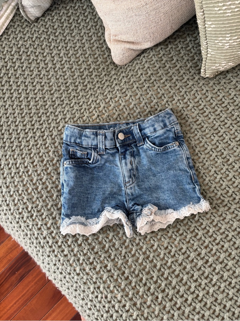 Cat & Jack Girls 3T Denim Shorts Eyelet Lace Trim Frayed Hem Blue Jean Shorts